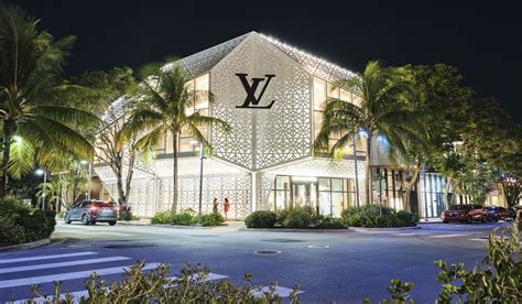 louis vuitton design district|louis vuitton miami stores.